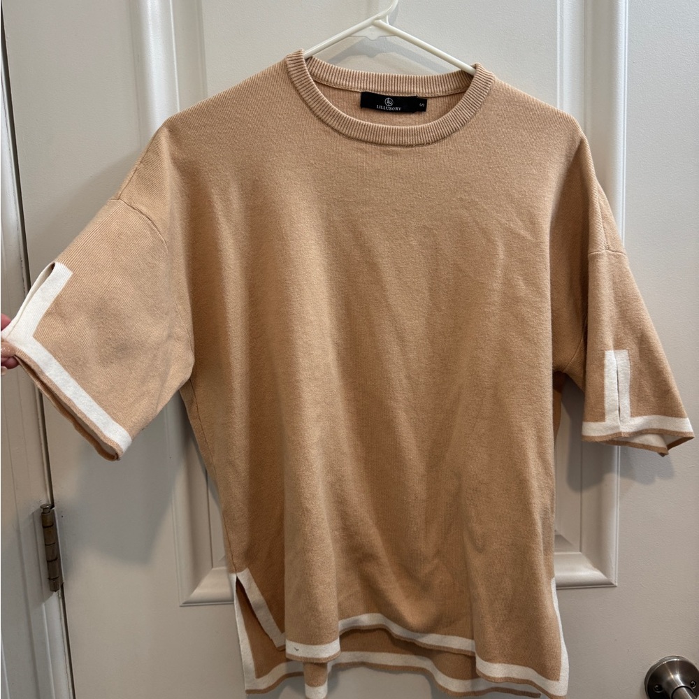Tan Short Sleeve Sweater with White Trim